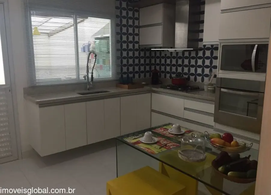 Casa de Condomínio com 3 quartos à venda, 103m2 em Manaus - AM - imagem 4 Foto 4 de Casa de Condomínio com 3 quartos à venda, 103m2 em Manaus - AM