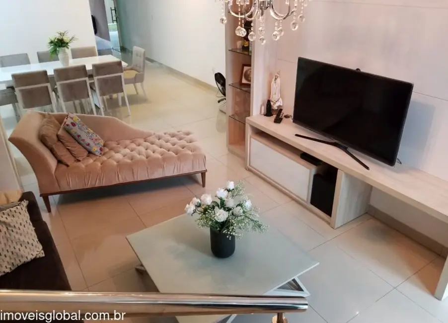 Foto 2 de Casa com 3 quartos à venda, 175m2 em Eusebio - CE