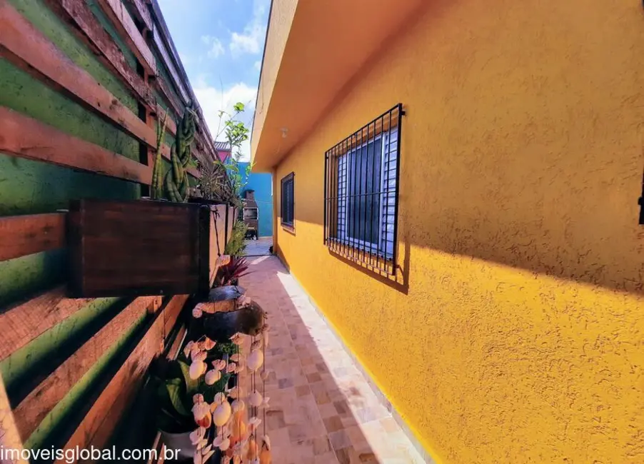 Foto 3 de Casa com 3 quartos à venda, 60m2 em Itanhaem - SP