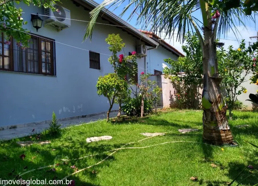 Foto 3 de Casa com 3 quartos à venda, 66m2 em Itanhaem - SP
