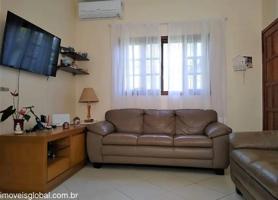 Foto 5 de Casa com 3 quartos à venda, 66m2 em Itanhaem - SP