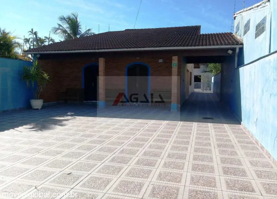 Foto 2 de Casa com 4 quartos à venda, 225m2 em Itanhaem - SP