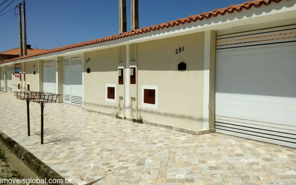 Foto 1 de Casa com 2 quartos à venda, 85m2 em Itanhaem - SP