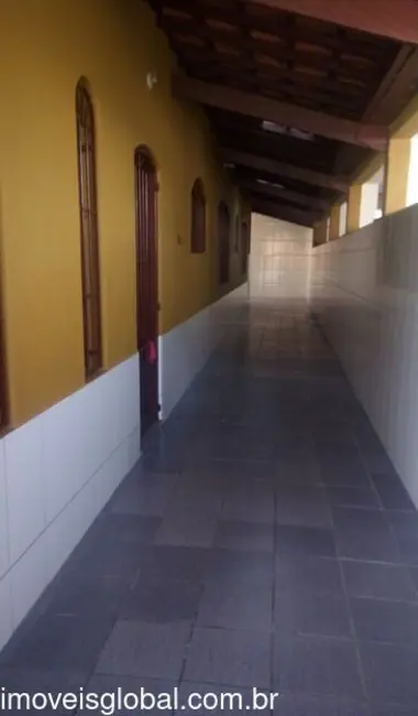 Foto 4 de Casa com 2 quartos à venda, 90m2 em Itanhaem - SP