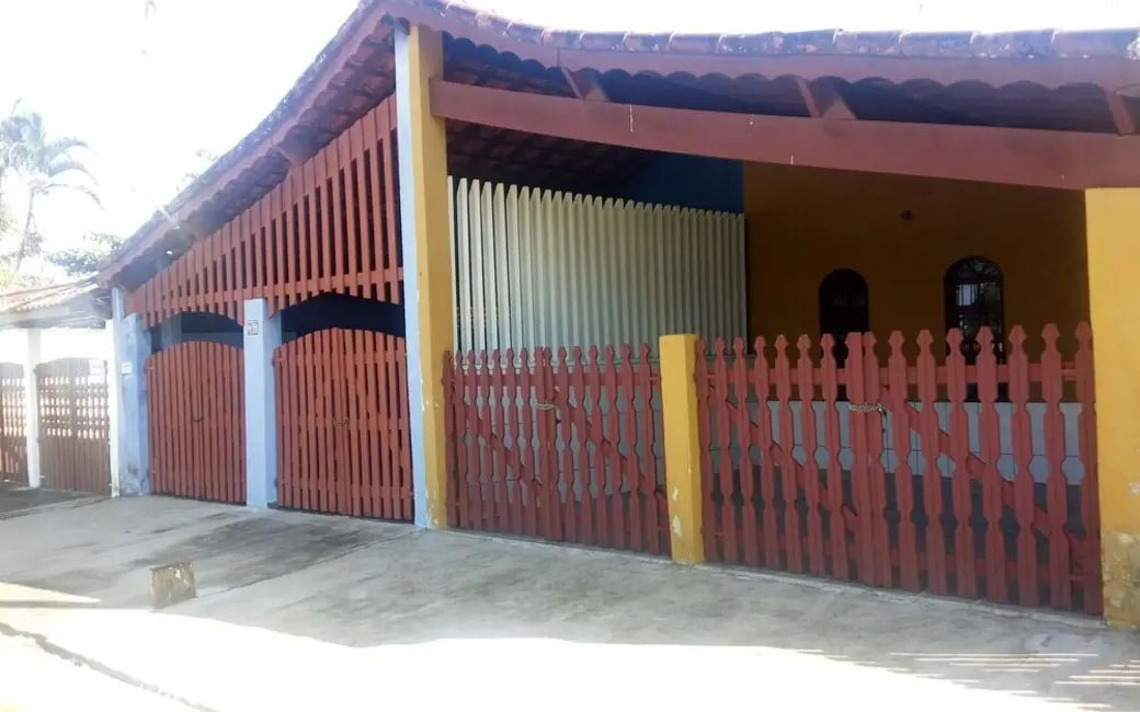 Foto 1 de Casa com 2 quartos à venda, 90m2 em Itanhaem - SP