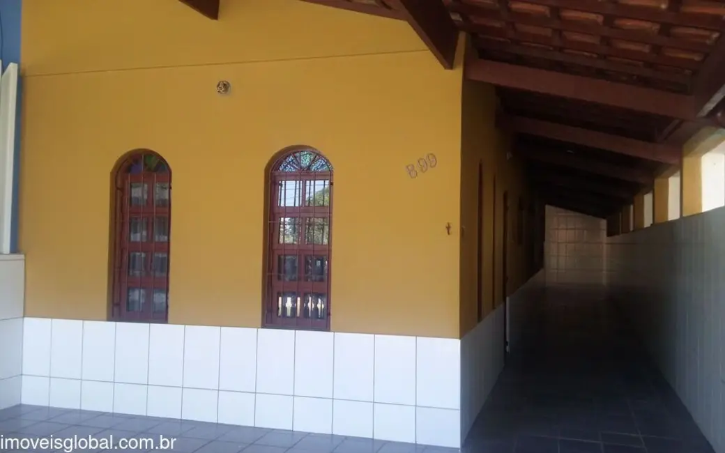 Foto 2 de Casa com 2 quartos à venda, 90m2 em Itanhaem - SP