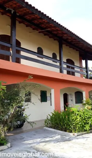 Sobrado com 4 quartos à venda, 230m2 em Itanhaem, SP - imagem 1 Foto 1 de Sobrado com 4 quartos à venda, 230m2 em Itanhaem, SP