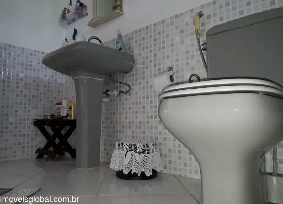 Foto 9 de Sobrado com 4 quartos à venda, 230m2 em Itanhaem - SP