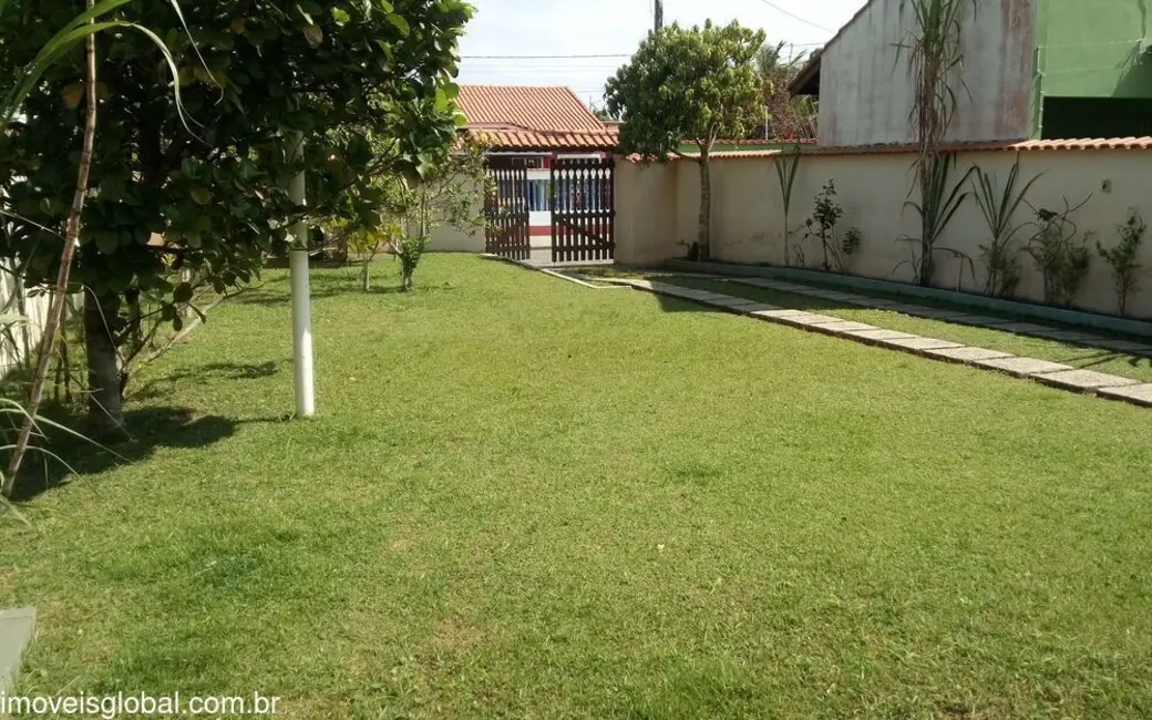 Foto 2 de Casa com 2 quartos à venda, 85m2 em Itanhaem - SP