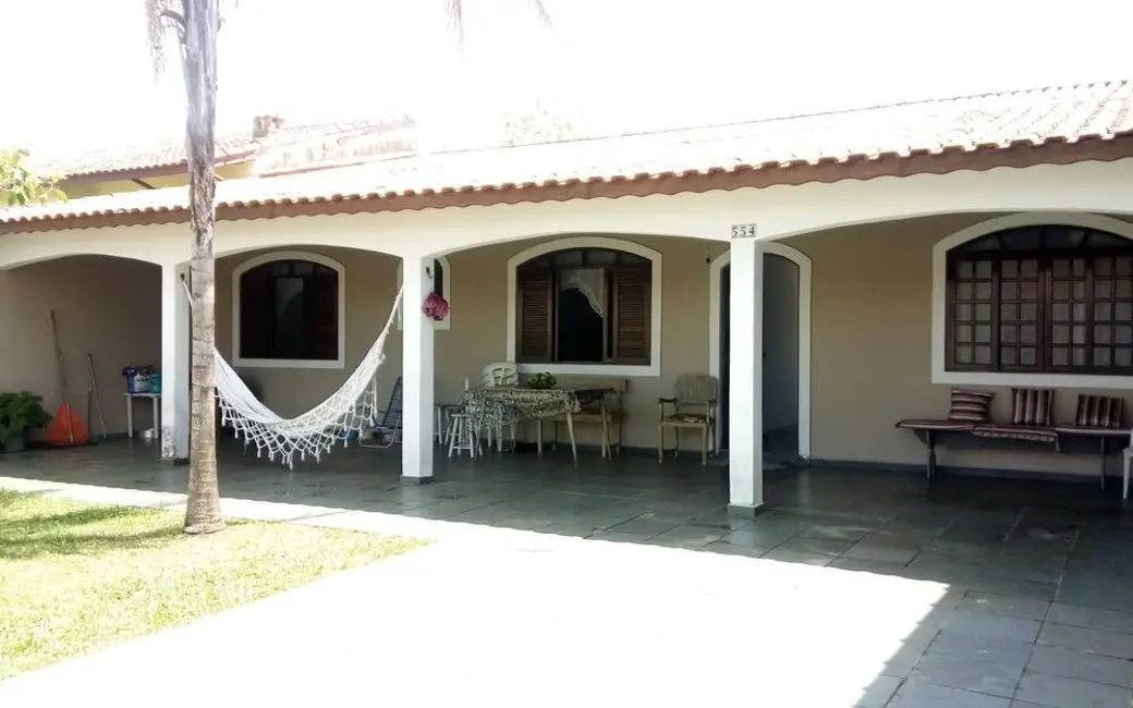 Foto 2 de Casa com 2 quartos à venda, 85m2 em Itanhaem - SP