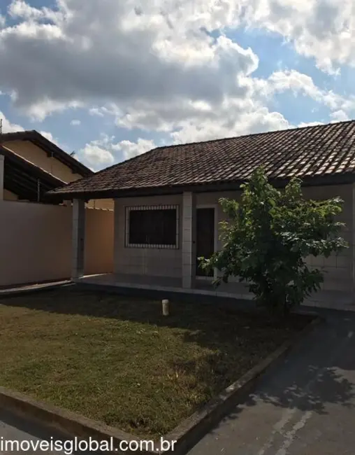 Foto 2 de Casa com 2 quartos à venda, 75m2 em Itanhaem - SP