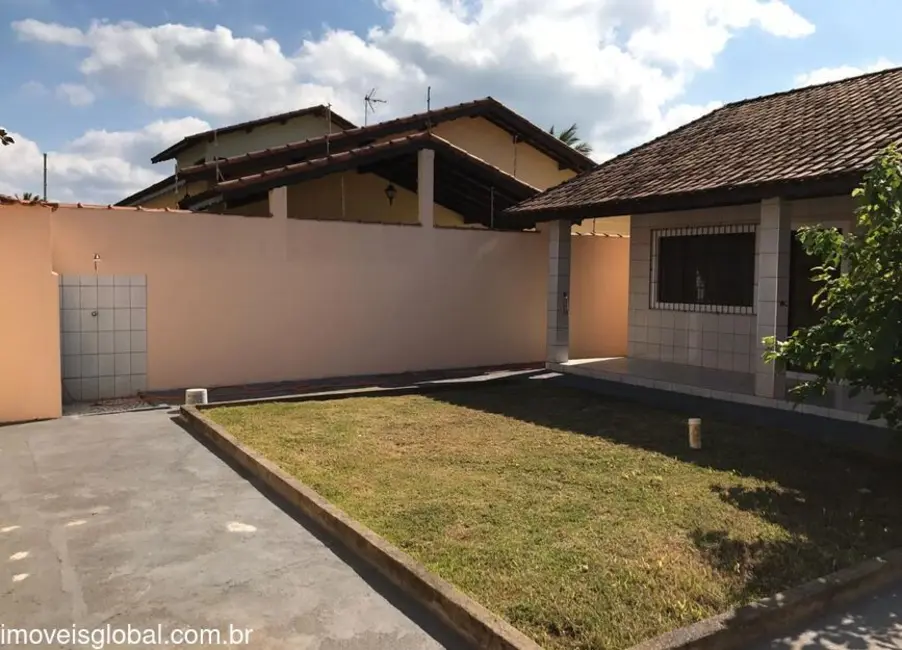 Foto 3 de Casa com 2 quartos à venda, 75m2 em Itanhaem - SP