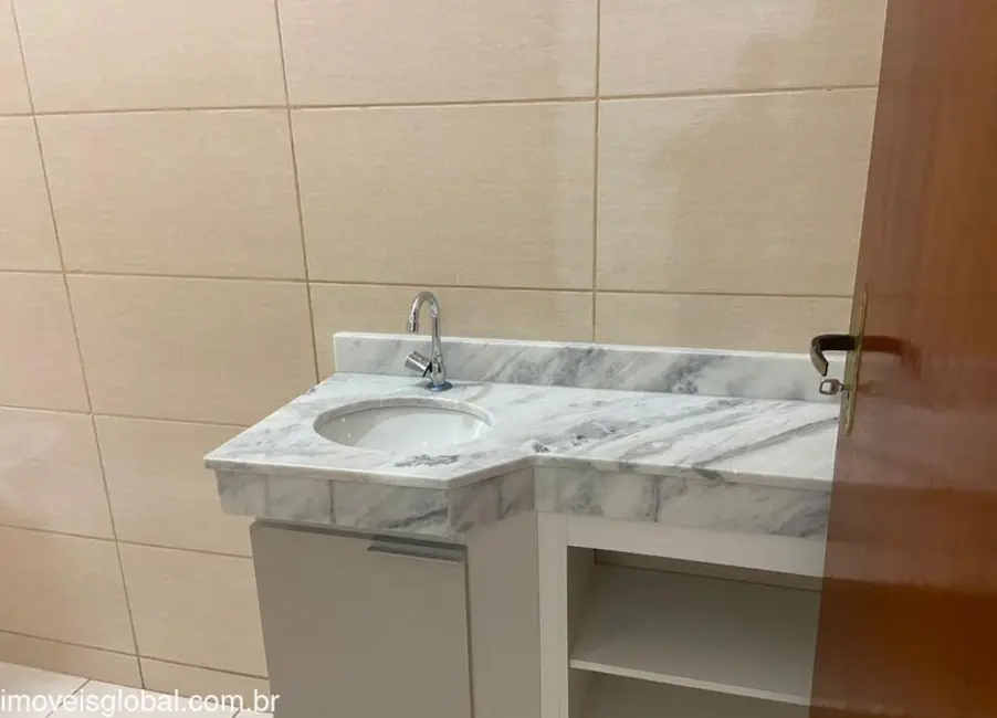 Foto 2 de Casa com 3 quartos à venda, 85m2 em Itanhaem - SP