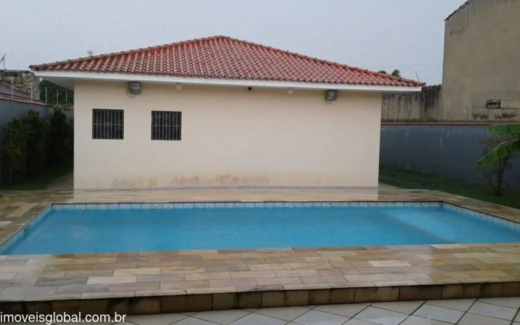 Foto 8 de Casa com 3 quartos à venda, 160m2 em Itanhaem - SP
