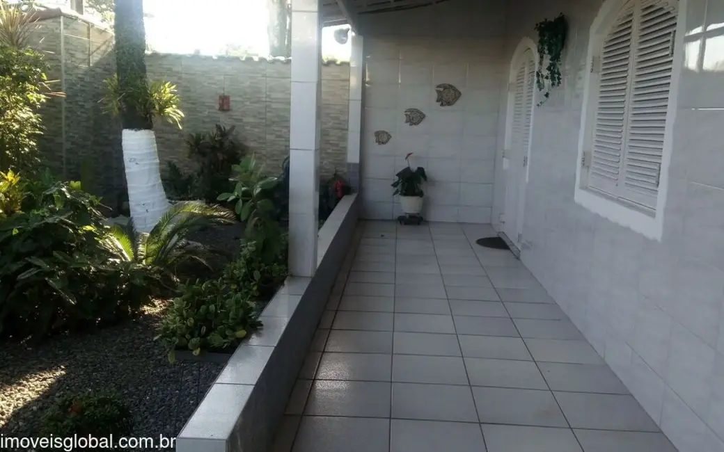 Foto 5 de Casa com 2 quartos à venda, 85m2 em Itanhaem - SP