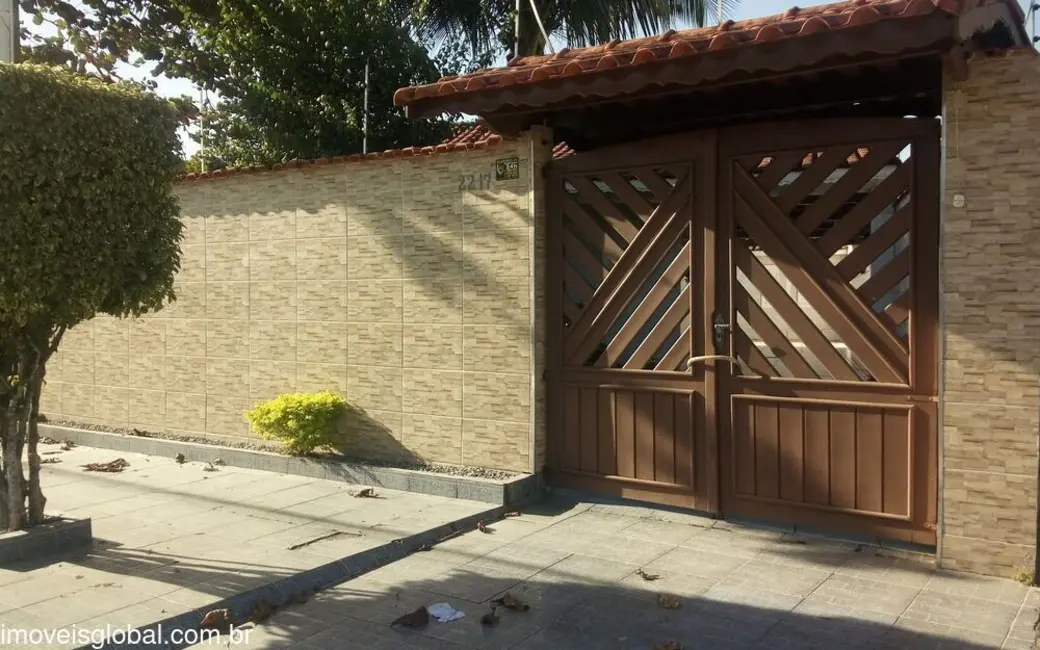 Foto 2 de Casa com 2 quartos à venda, 85m2 em Itanhaem - SP