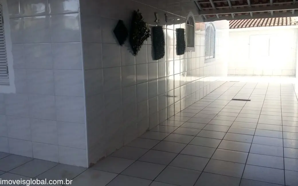 Foto 6 de Casa com 2 quartos à venda, 85m2 em Itanhaem - SP