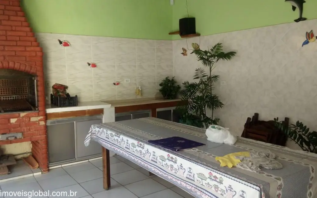 Foto 9 de Casa com 2 quartos à venda, 85m2 em Itanhaem - SP