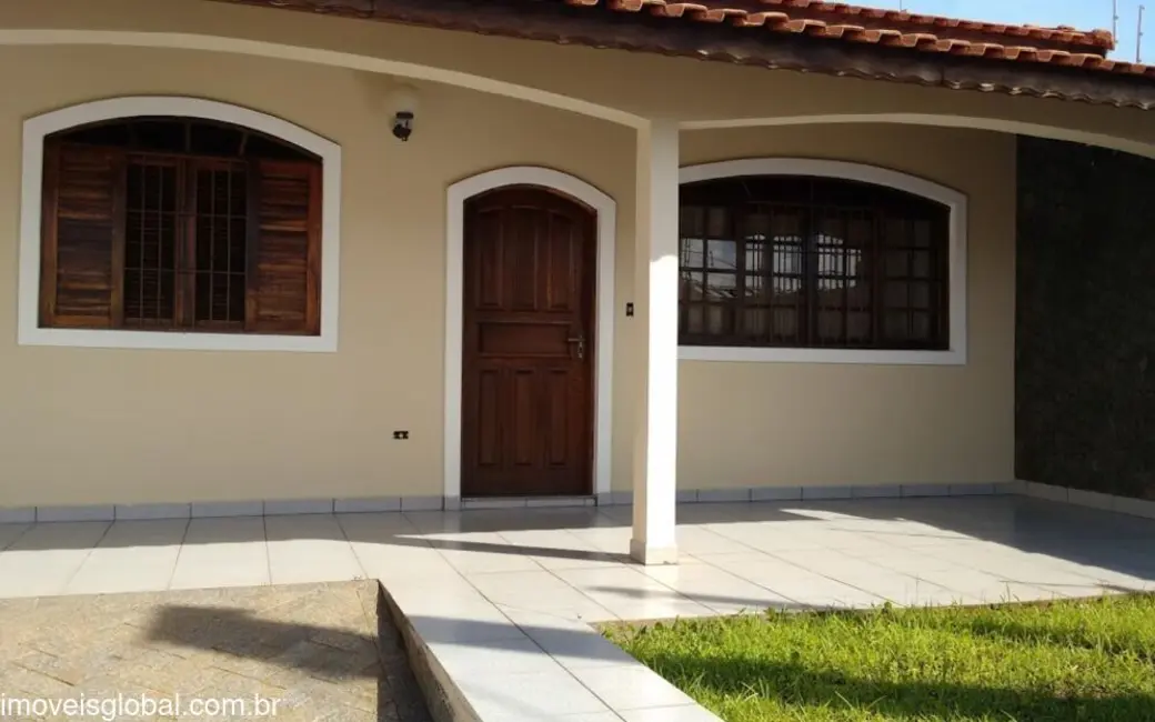 Casa com 3 quartos à venda, 160m2 em Peruibe - SP - imagem 9 Foto 9 de Casa com 3 quartos à venda, 160m2 em Peruibe - SP