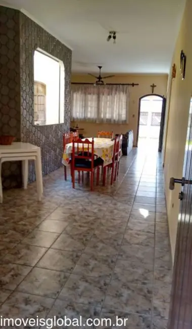 Casa com 3 quartos à venda, 160m2 em Peruibe - SP - imagem 3 Foto 3 de Casa com 3 quartos à venda, 160m2 em Peruibe - SP