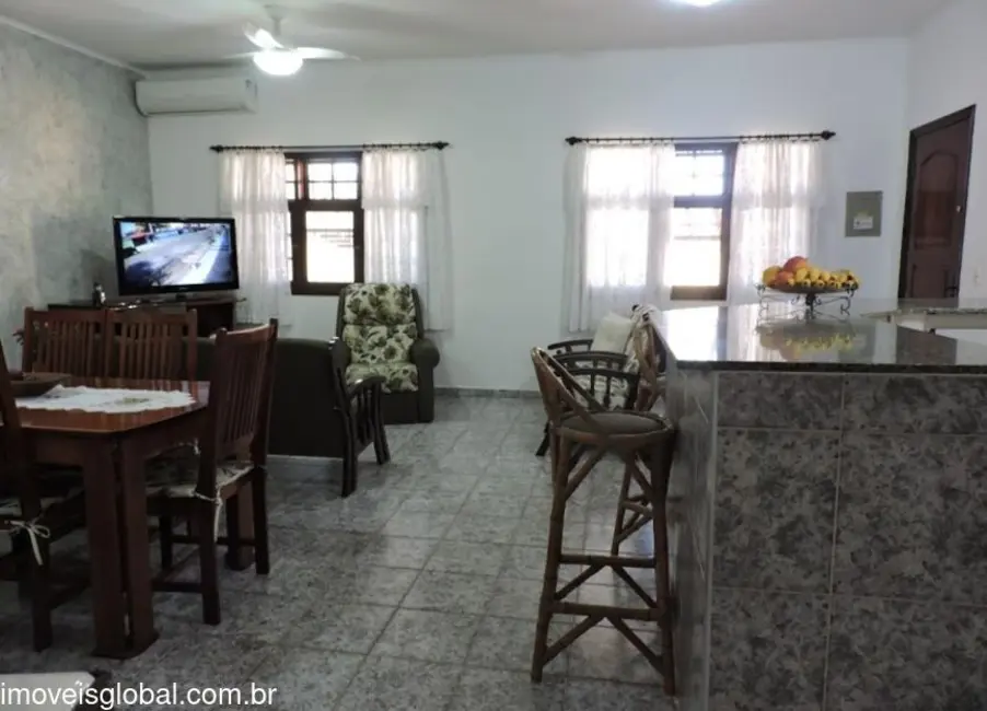 Casa com 3 quartos à venda, 150m2 em Peruibe - SP - imagem 7 Foto 7 de Casa com 3 quartos à venda, 150m2 em Peruibe - SP