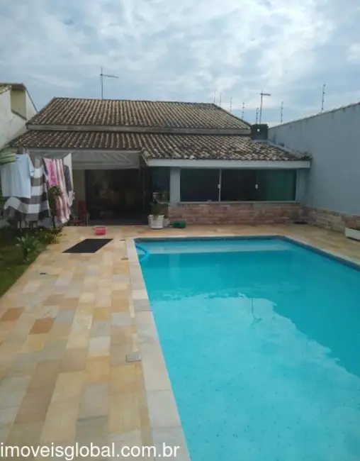 Casa com 3 quartos à venda, 154m2 em Peruibe - SP - imagem 2 Foto 2 de Casa com 3 quartos à venda, 154m2 em Peruibe - SP