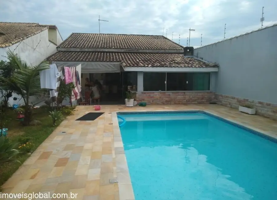 Casa com 3 quartos à venda, 154m2 em Peruibe - SP - imagem 3 Foto 3 de Casa com 3 quartos à venda, 154m2 em Peruibe - SP