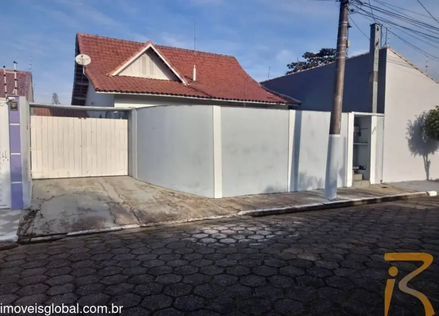 Casa com 3 quartos à venda, 160m2 em Peruibe - SP - imagem 6 Foto 6 de Casa com 3 quartos à venda, 160m2 em Peruibe - SP