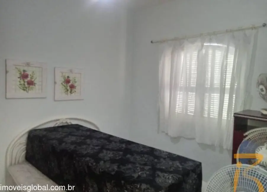 Foto 2 de Casa com 3 quartos à venda, 160m2 em Peruibe - SP