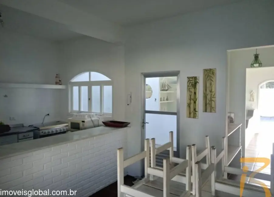 Casa com 3 quartos à venda, 160m2 em Peruibe - SP - imagem 4 Foto 4 de Casa com 3 quartos à venda, 160m2 em Peruibe - SP