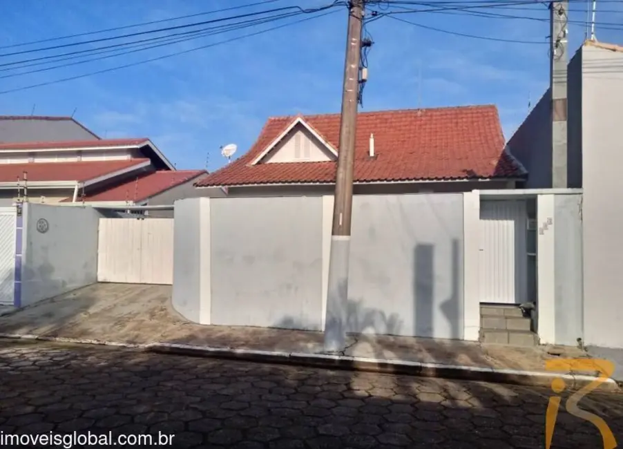 Foto 1 de Casa com 3 quartos à venda, 160m2 em Peruibe - SP