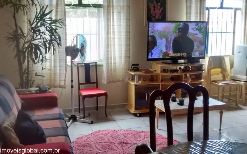 Casa com 3 quartos à venda, 220m2 em Peruibe - SP - imagem 3 Foto 3 de Casa com 3 quartos à venda, 220m2 em Peruibe - SP