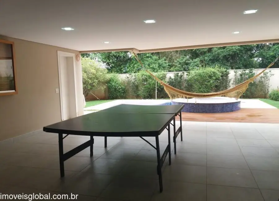 Casa com 4 quartos à venda, 450m2 em Santana De Parnaiba - SP - imagem 1 Foto 1 de Casa com 4 quartos à venda, 450m2 em Santana De Parnaiba - SP