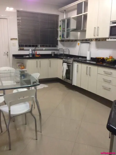 Foto 1 de Sobrado com 3 quartos à venda, 250m2 em Vila Mazzei, São Paulo - SP