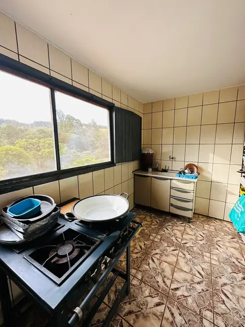 Sítio / Rancho com 4 quartos à venda, 290m2 em Centro, Caconde - SP - imagem 5 Foto 5 de Sítio / Rancho com 4 quartos à venda, 290m2 em Centro, Caconde - SP