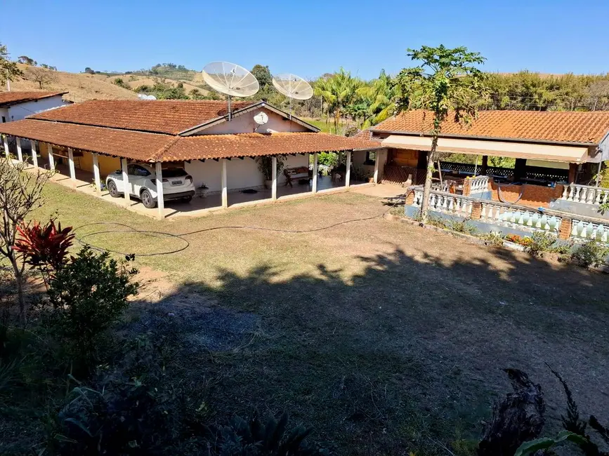 Foto 1 de Sítio / Rancho com 3 quartos à venda, 36300m2 em Centro, Caconde - SP