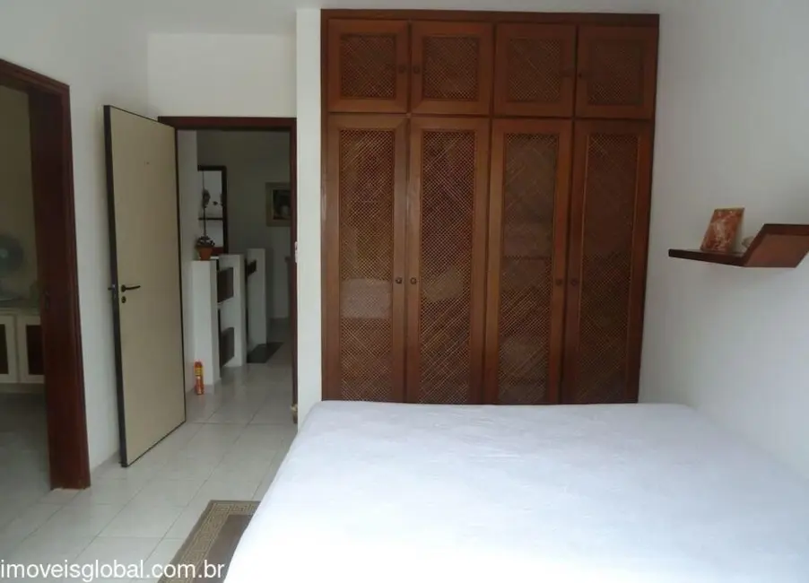 Foto 8 de Sobrado com 5 quartos à venda, 285m2 em Sao Sebastiao - SP