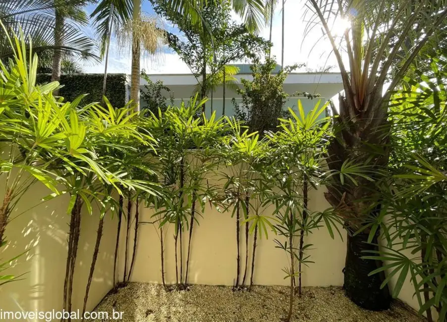 Foto 3 de Sobrado com 5 quartos à venda, 500m2 em Sao Sebastiao - SP