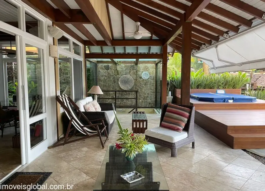 Foto 1 de Sobrado com 5 quartos à venda, 600m2 em Sao Sebastiao - SP