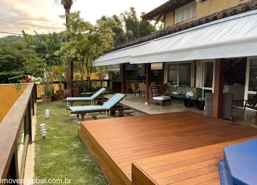 Foto 2 de Sobrado com 5 quartos à venda, 600m2 em Sao Sebastiao - SP