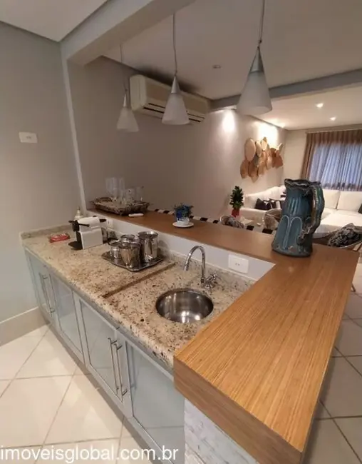 Foto 8 de Sobrado com 3 quartos à venda, 180m2 em Sao Sebastiao - SP