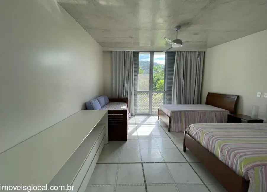 Foto 3 de Sobrado com 6 quartos à venda, 850m2 em Sao Sebastiao - SP