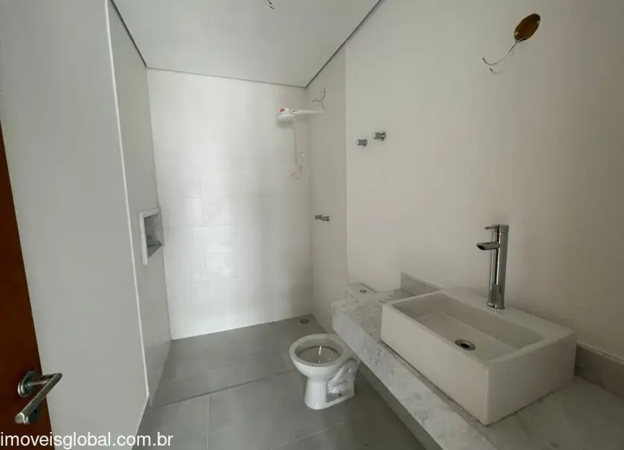 Foto 3 de Sobrado com 4 quartos à venda, 300m2 em Sao Sebastiao - SP