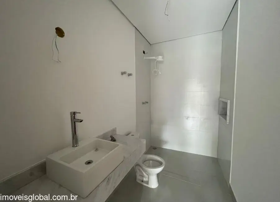 Foto 7 de Sobrado com 4 quartos à venda, 300m2 em Sao Sebastiao - SP