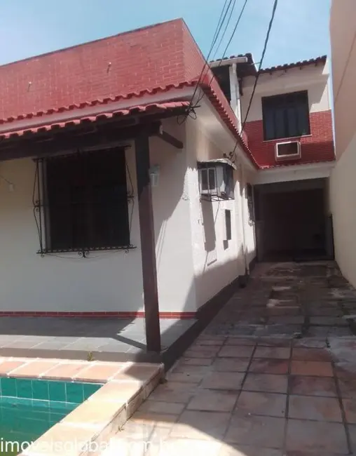 Foto 3 de Casa de Condomínio com 5 quartos para alugar, 250m2 em Vila Valqueire, Rio De Janeiro - RJ