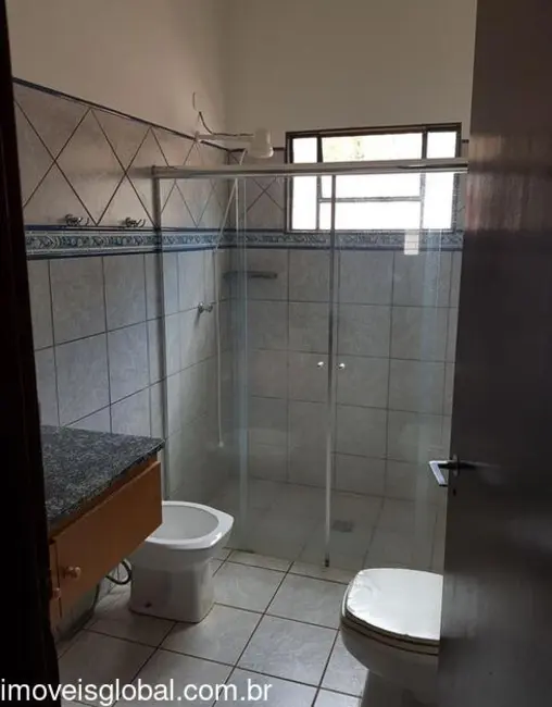 Foto 1 de Sítio / Rancho com 4 quartos para alugar, 300m2 em Guaraci - SP