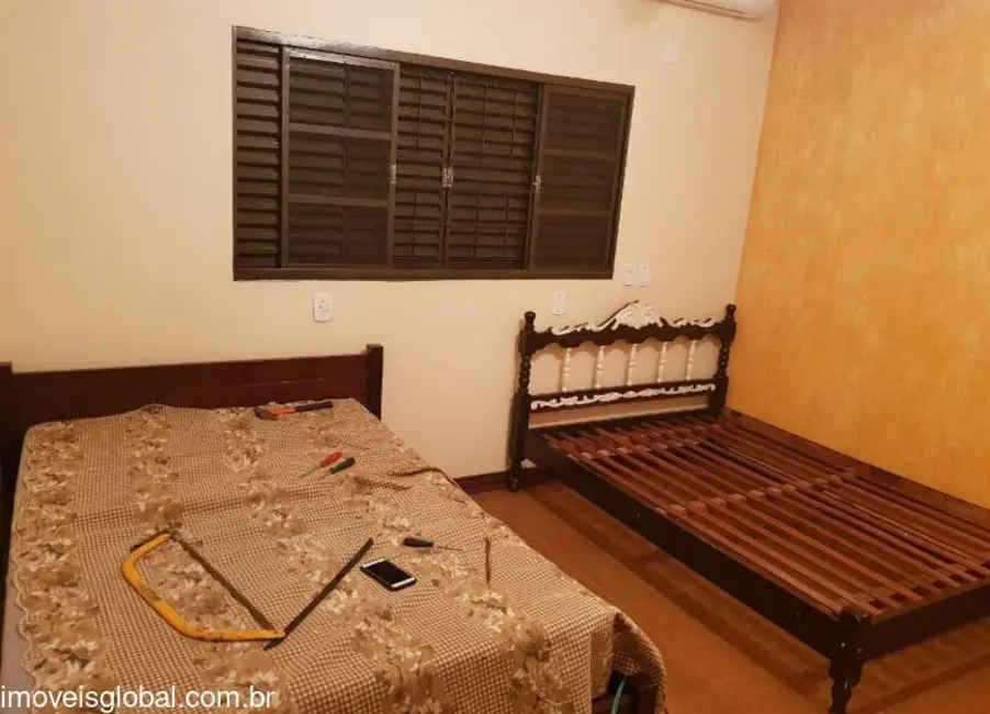 Foto 10 de Sítio / Rancho com 4 quartos para alugar, 300m2 em Guaraci - SP