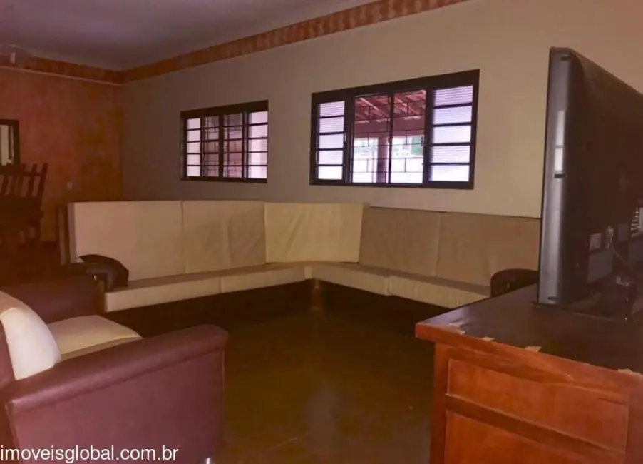 Foto 8 de Sítio / Rancho com 4 quartos para alugar, 300m2 em Guaraci - SP