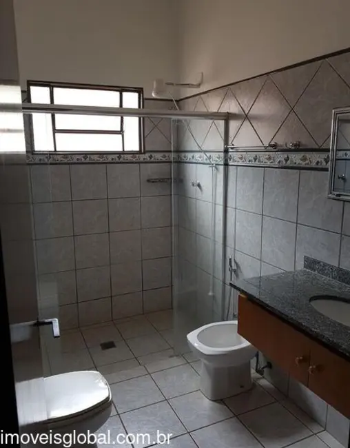 Foto 14 de Sítio / Rancho com 4 quartos para alugar, 300m2 em Guaraci - SP