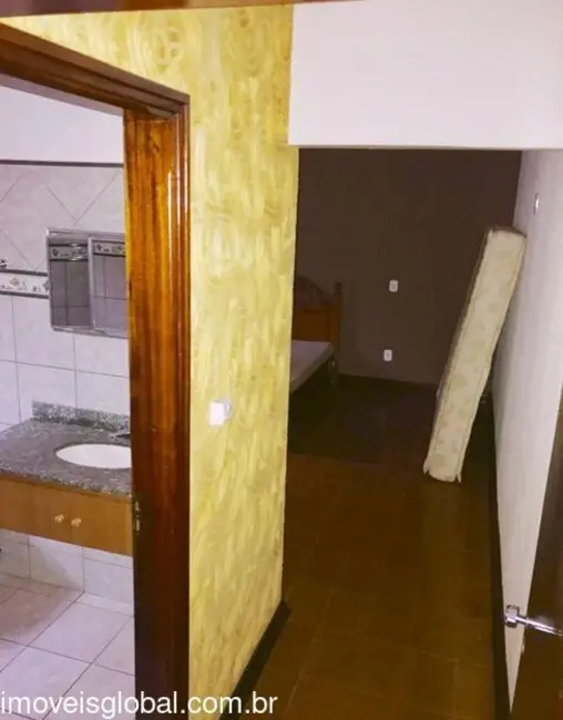 Foto 16 de Sítio / Rancho com 4 quartos para alugar, 300m2 em Guaraci - SP